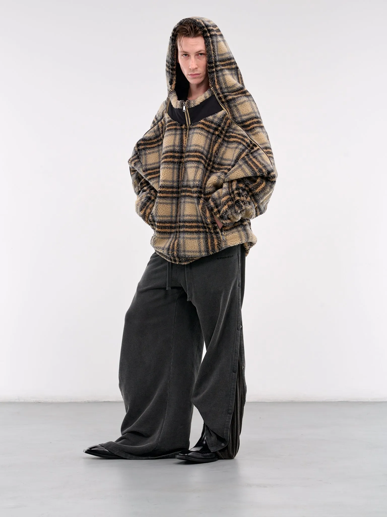 Insert Hood Fleece Pullover (209JA003-F571-BEIGE-BLACK-CHEC)