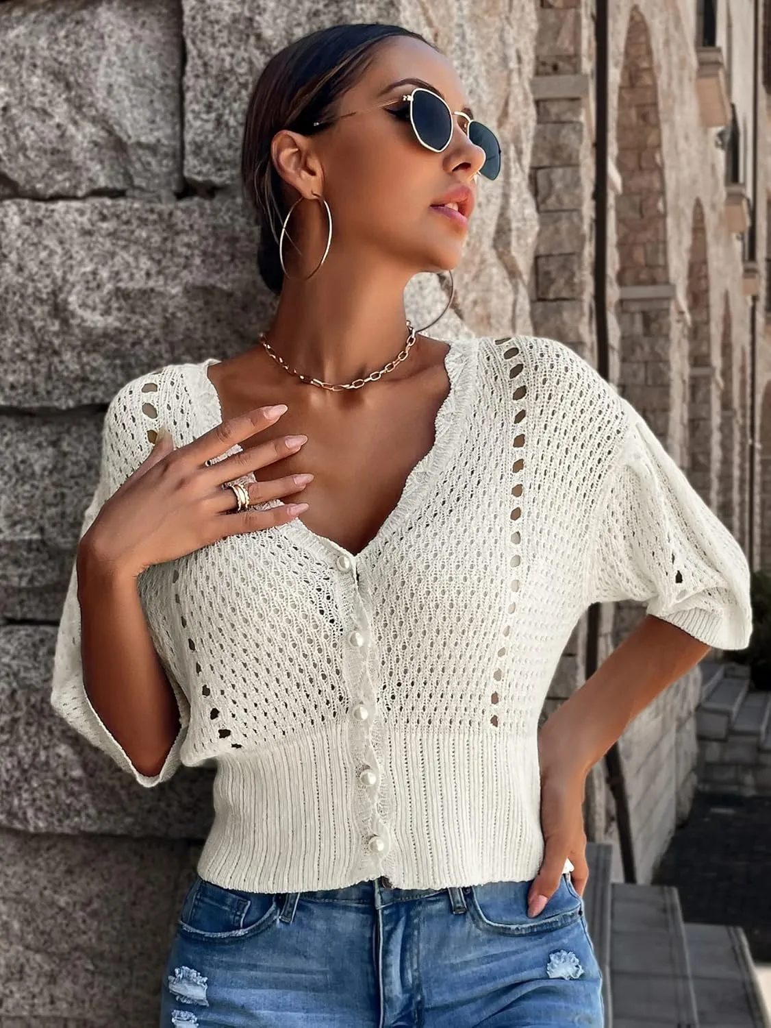 Verdusa Women's Crop Tops Crochet Old Money Button Down Scallop Trim Knit Lightweight Crop Cardigan