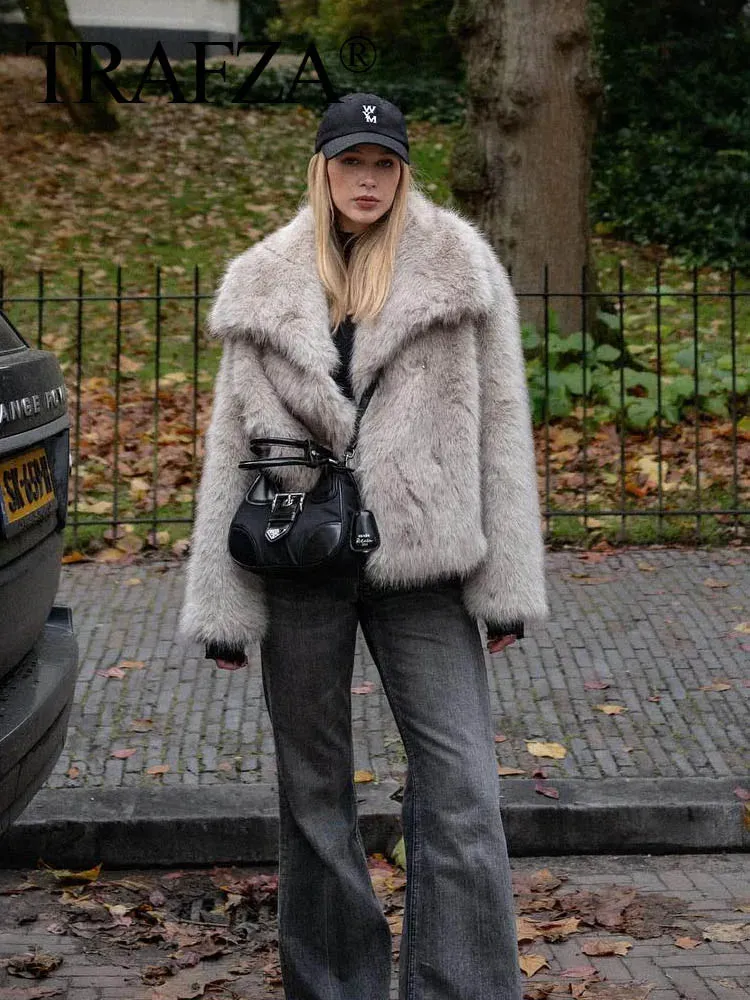 Women's Cropped Faux Fur Long Sleeve Front Snap-Button Lapel Collar Thick Coat