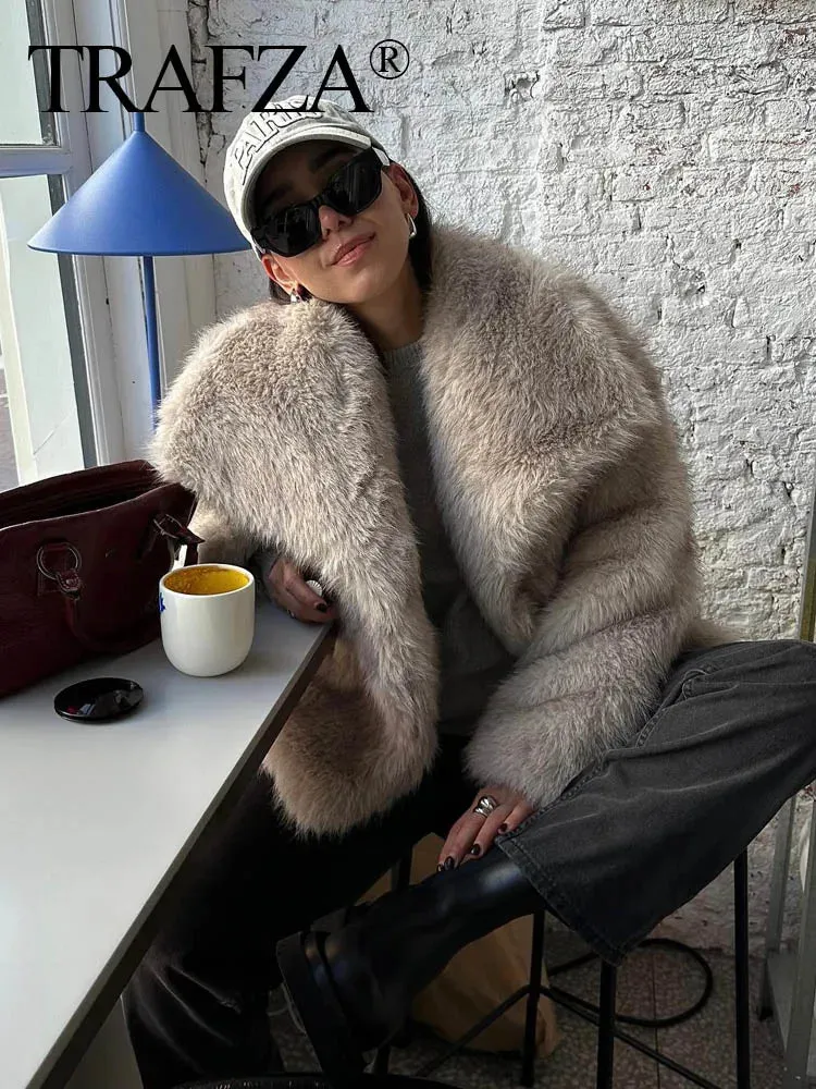 Women's Cropped Faux Fur Long Sleeve Front Snap-Button Lapel Collar Thick Coat